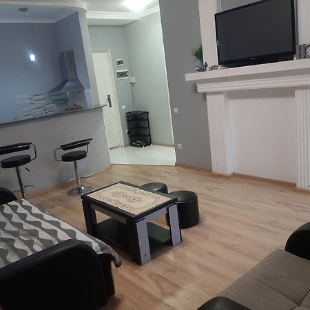 Apartment White Magnolia Batumi Exterior photo
